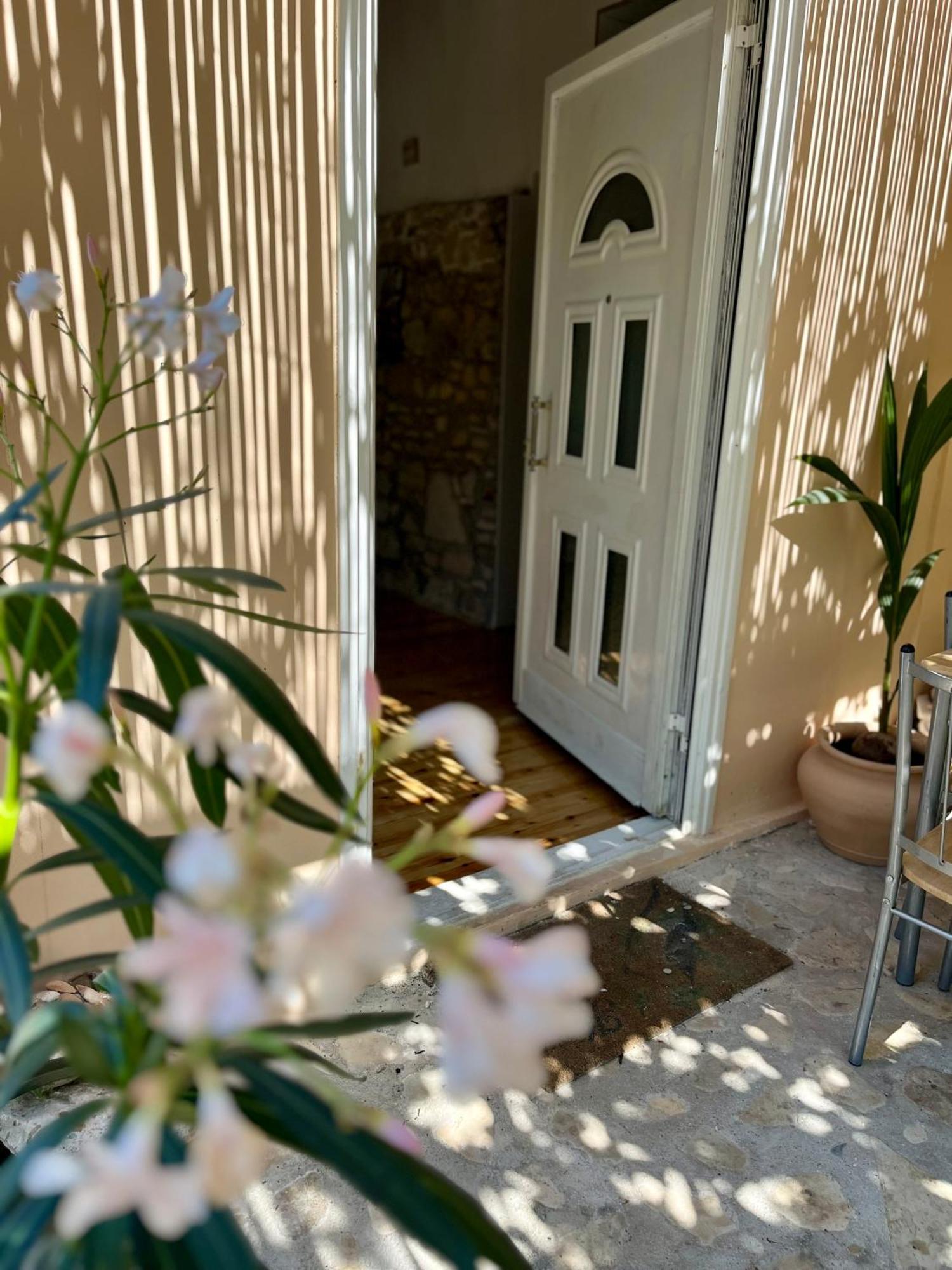 Holiday Oasis With Private Patio And Hammam-Style Bath In Chora-Pithagoreo, Samos Island Villa Питагорио Екстериор снимка